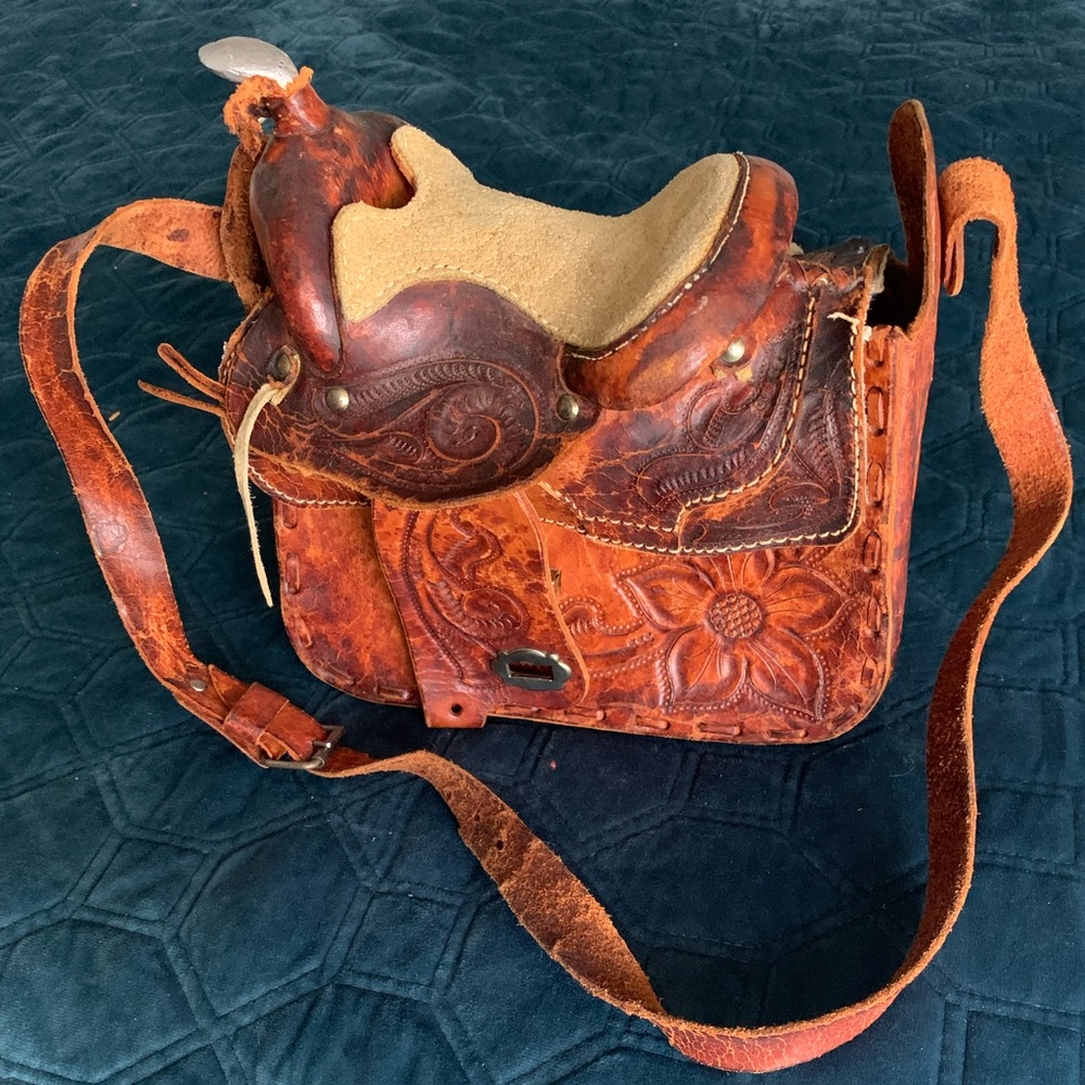 Vintage leather saddle bag. Super cute mini saddle